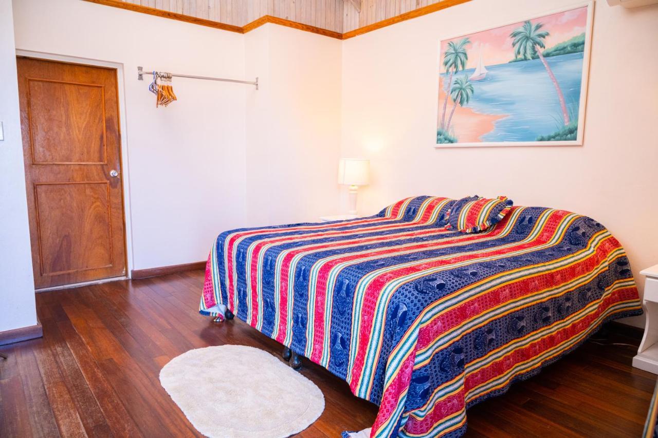 Shields Negril Villas Eksteriør bilde