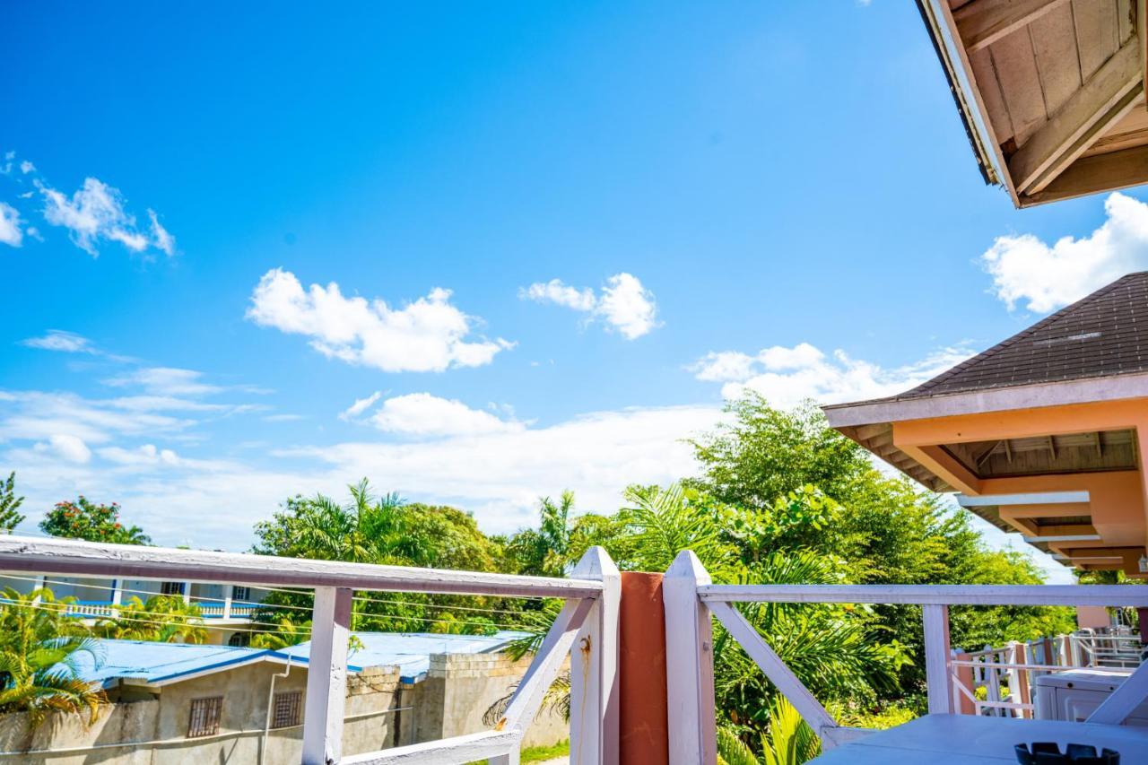 Shields Negril Villas Eksteriør bilde