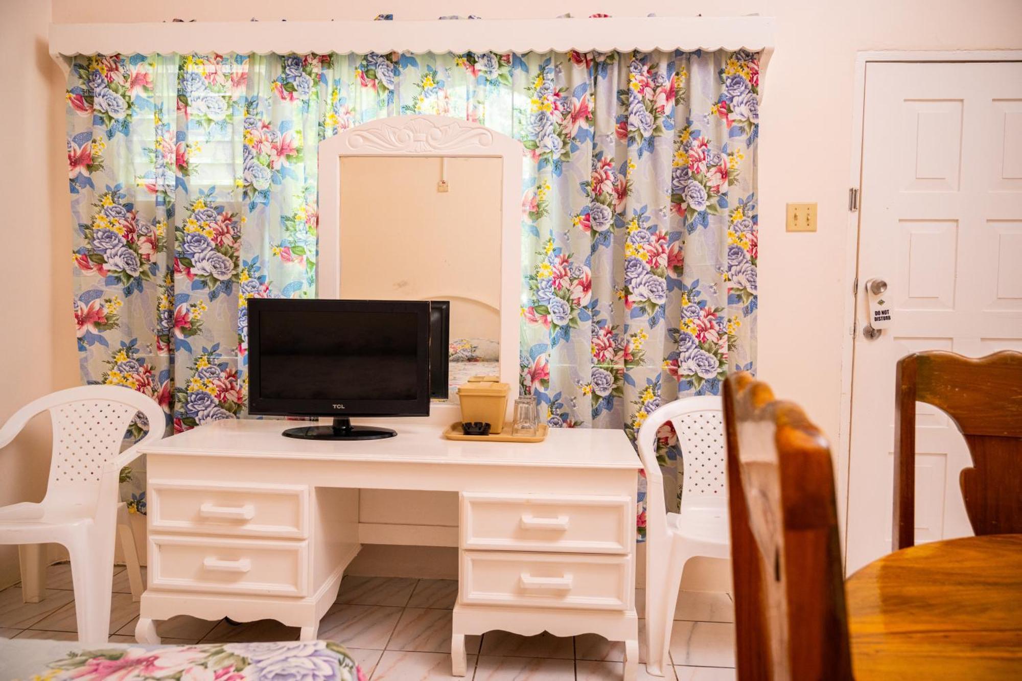 Shields Negril Villas Rom bilde